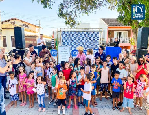 A Praça do Santo Cruzeiro, Playground Público Infantil e Palco Albino de Camargo – Bininho estão oficialmente inaugurados!! 