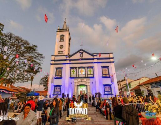 Procissão de encerramento, Orquestra de Viola e apresentação da Fanfarra Municipal 